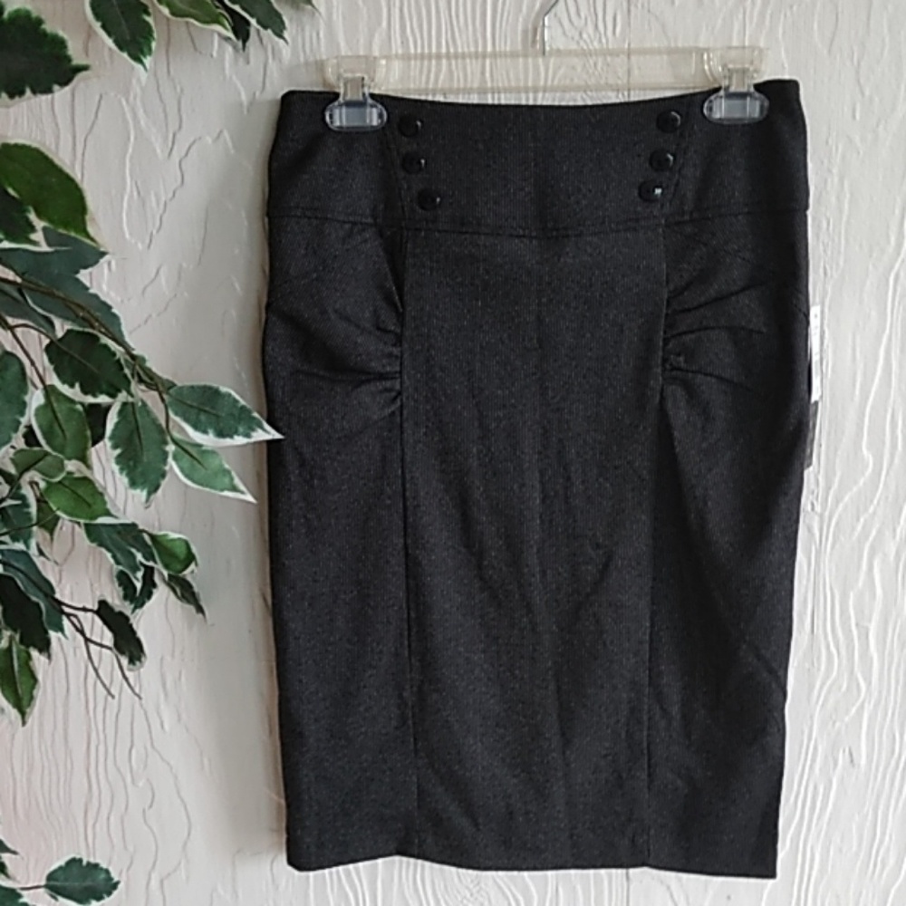 3/15 NWT! Chime gathered gray black pencil skirt